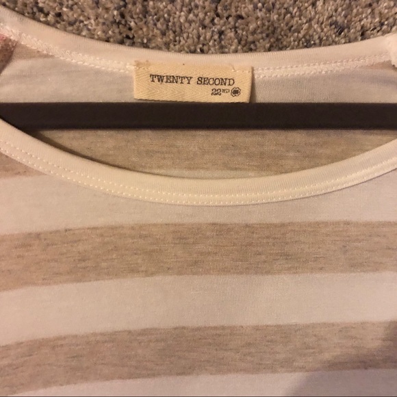 NWOT, Twenty Second Floral & Striped Plus 2X - Picture 2 of 3